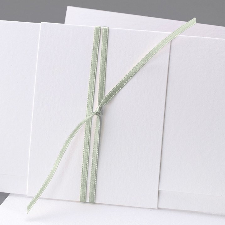 Lazo satén verde salvia 90 cm